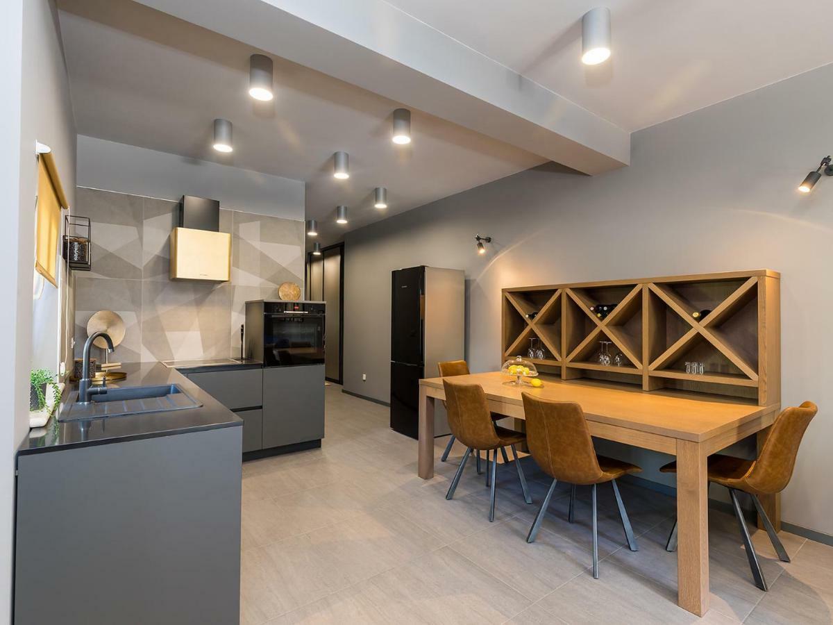 Magnolia - Modern Apartment Near City Center And Sea بوريتش المظهر الخارجي الصورة