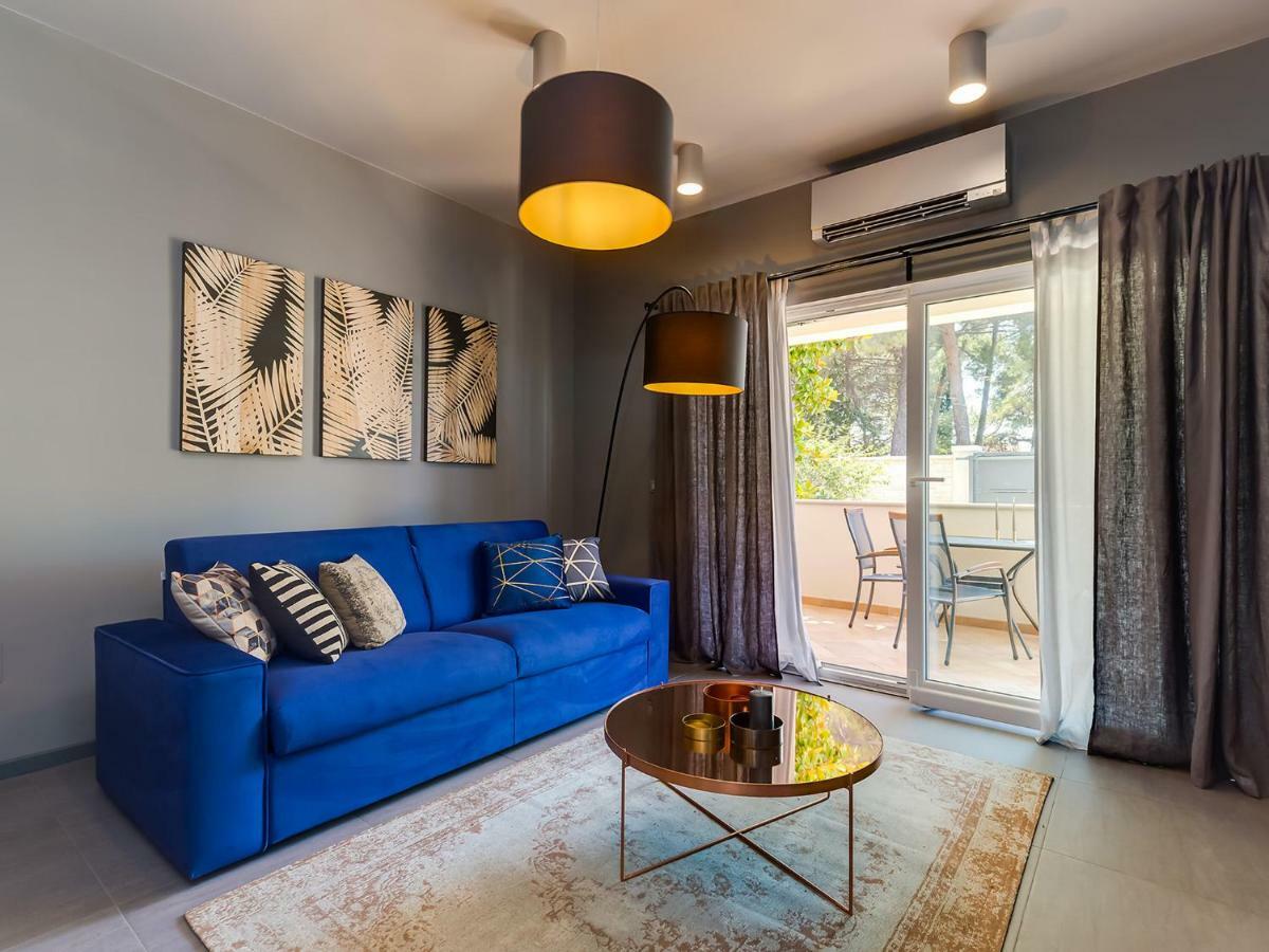Magnolia - Modern Apartment Near City Center And Sea بوريتش المظهر الخارجي الصورة