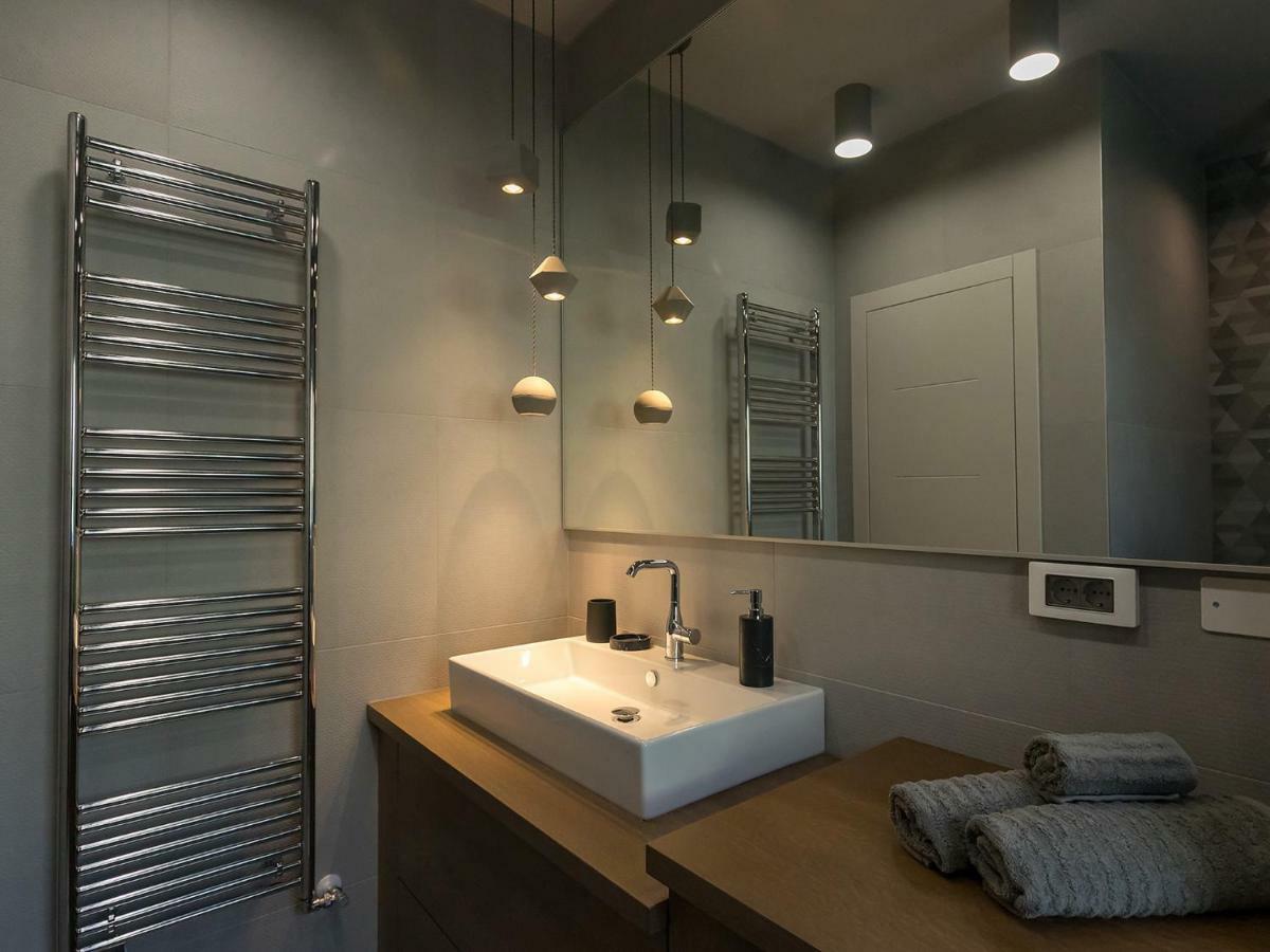 Magnolia - Modern Apartment Near City Center And Sea بوريتش المظهر الخارجي الصورة