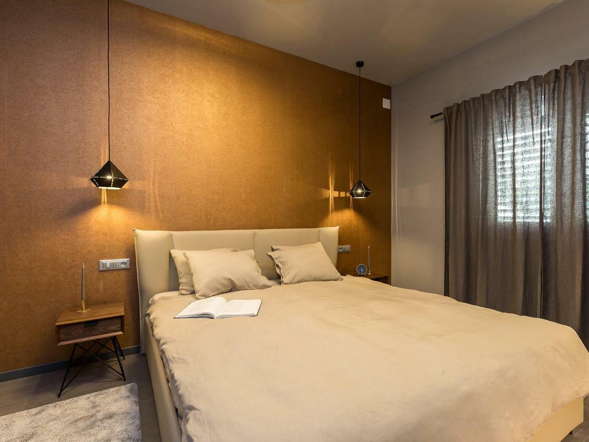 Magnolia - Modern Apartment Near City Center And Sea بوريتش المظهر الخارجي الصورة